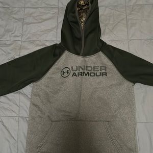 Gray and green under armour sweatshirt. Camo inside the hood, youth large